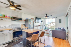 Kailua-Kona Condo with Balcony Walk to the Beach!